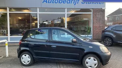Occasion 2000 Toyota Yaris Sol Hatchback | € 1.150 (Eerlijke prijs)