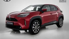 Rood, metallic lak Gebruikt 2022 Toyota Yaris Cross Edition SUV | € 27.945 (Eerlijke prijs)