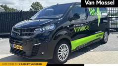 Zwart Gebruikt 2023 Opel Vivaro-e Combi Van | € 29.900 (Goede deal)