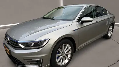 Gebruikt 2016 VW Passat Highline Sedan | € 20.950 (Goede deal)