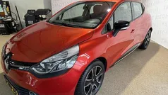 Rood Gebruikt 2014 Renault Clio IV Night&Day Hatchback | € 5.950 (Eerlijke prijs)