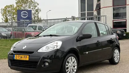 Occasion 2012 Renault Clio IV Collection Hatchback | € 5.900 (Eerlijke prijs)