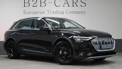 Zwart (metallic) Occasion 2020 Audi e-tron Basis SUV | € 22.900 (Super prijs)