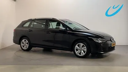 Occasion VW Golf VIII Life 110 PK (80 kW) 2022 Zwart Stationwagen