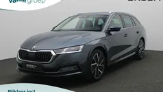 Grijs Gebruikt 2021 Skoda Octavia Business Line Stationwagen | € 26.400 (Eerlijke prijs)