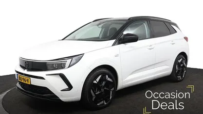 Wit Occasion 2023 Opel Grandland X GSe SUV | € 27.945 (Eerlijke prijs)