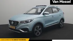 Blauw Gebruikt 2020 MG ZS Luxury Sedan | € 14.900 (Eerlijke prijs)