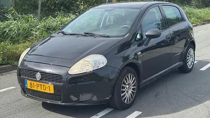 Zwart Gebruikt 2011 Fiat Grande Punto Hatchback | € 1.499 (Eerlijke prijs)