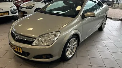 Grijs Gebruikt 2007 Opel Astra Cabriolet Cabriolet | € 3.299 (Eerlijke prijs)