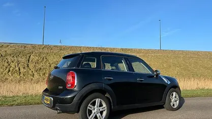 Zwart Gebruikt 2011 Mini Cooper Countryman Pepper SUV | € 7.499 (Goede deal)