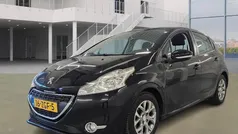 Zwart Gebruikt 2012 Peugeot 208 Hatchback | € 4.395 (Eerlijke prijs)