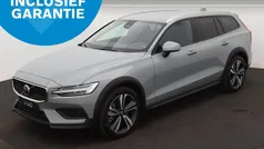 Grijs, metallic lak Gebruikt 2024 Volvo V60 CC Core Stationwagen | € 45.950 (Super prijs)