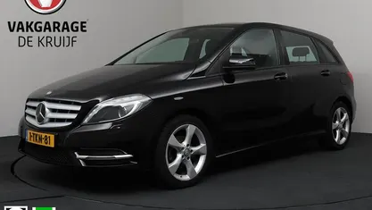 Zwart Gebruikt 2014 Mercedes B180 Ambition MPV | € 11.245 (Eerlijke prijs)