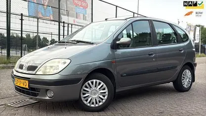Grijs Gebruikt 2002 Renault Scénic Authentique MPV | € 999 (Eerlijke prijs)
