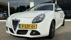 Wit Gebruikt 2013 Alfa Romeo Giulietta Distinctive Hatchback | € 8.750 (Eerlijke prijs)