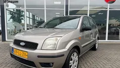 Grijs Gebruikt 2003 Ford Fusion Trend MPV | € 1.995 (Eerlijke prijs)