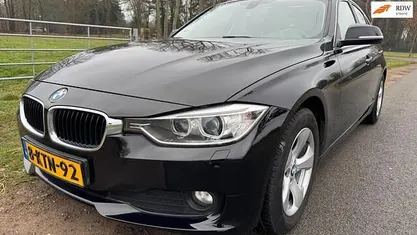 Zwart Occasion 2013 BMW 320 Efficient Dynamics Sedan | € 7.950 (Goede deal)