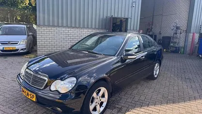 Zwart Occasion 2003 Mercedes C180 Classic Sedan | € 2.795 (Eerlijke prijs)