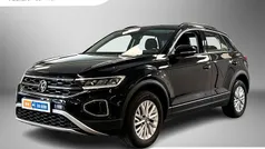Zwart Gebruikt 2022 VW T-Roc Life SUV | € 28.995 (Eerlijke prijs)