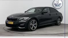 Gebruikt 2021 BMW 330e Basis Sedan | € 31.899 (Goede deal)