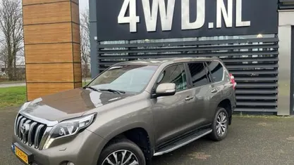 Beige Gebruikt 2017 Toyota Land Cruiser SUV | € 34.495 (Eerlijke prijs)