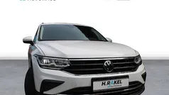 Gebruikt 2022 VW Tiguan Life SUV | € 31.138 (Eerlijke prijs)