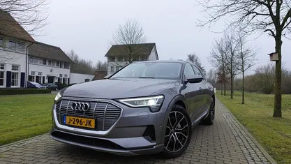Occasion Audi e-tron Comfort 230 kW (313 PK) 2020 Grijs SUV