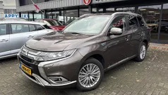 Bruin Gebruikt 2020 Mitsubishi Outlander P-HEV Intense SUV | € 17.750 (Goede deal)