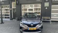 Grijs, metallic lak Gebruikt 2022 Renault Captur SUV | € 23.450 (Eerlijke prijs)