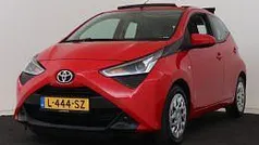 Rood Gebruikt 2021 Toyota Aygo X-play Hatchback | € 12.250 (Eerlijke prijs)