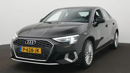 Zwart Gebruikt 2022 Audi A3 Advanced Sedan | € 26.900 (Eerlijke prijs)