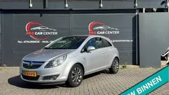 Grijs, metallic lak Gebruikt 2010 Opel Corsa Edition Hatchback | € 5.999 (Eerlijke prijs)