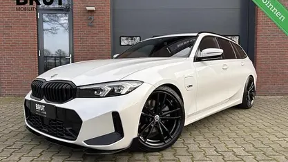 Occasion BMW 330 Executive 184 PK (135 kW) 2022 Stationwagen