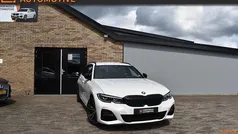 Wit Gebruikt 2020 BMW 320 Executive Stationwagen | € 24.750 (Eerlijke prijs)