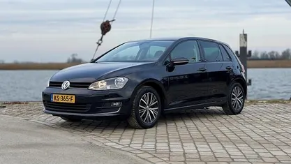 Zwart Occasion 2016 VW Golf VII Allstar Hatchback | € 11.950 (Goede deal)