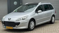 Grijs, metallic lak Gebruikt 2007 Peugeot 307 Stationwagen | € 1.250 (Eerlijke prijs)