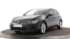 Zwart Gebruikt 2023 VW Golf VIII Life Hatchback | € 22.740 (Eerlijke prijs)