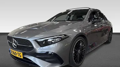 Occasion 2024 Mercedes A180 AMG line Sedan | € 36.965 (Eerlijke prijs)