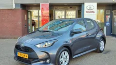 Grijs Gebruikt 2024 Toyota Yaris Hybrid Hatchback | € 24.299 (Eerlijke prijs)