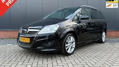 Zwart Occasion 2011 Opel Zafira Cosmo MPV | € 4.995 (Eerlijke prijs)