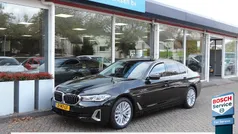Gebruikt 2023 BMW 530e Luxury Line Sedan | € 48.980 (Eerlijke prijs)
