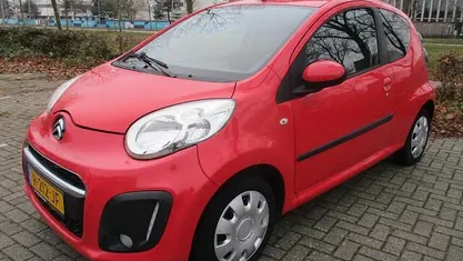 Rood Occasion 2013 Citroën C1 Hatchback | € 3.450 (Eerlijke prijs)