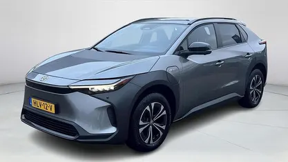 Grijs Occasion 2025 Toyota bZ4X SUV | € 38.900 (Goede deal)