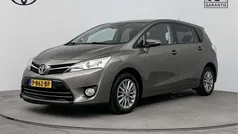 Grijs, metallic lak Gebruikt 2016 Toyota Verso Limited MPV | € 13.245 (Eerlijke prijs)