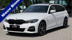 Wit Gebruikt 2021 BMW 330e M Sport Stationwagen | € 37.750 (Eerlijke prijs)