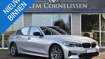 Grijs Occasion 2019 BMW 330e Executive Sedan | € 25.950 (Goede deal)