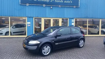 Hatchback Occasion 2003 Renault Mégane II Privilege Hatchback | € 1.250 (Eerlijke prijs)