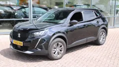 Zwart Gebruikt 2023 Peugeot e-2008 Style SUV | € 20.550 (Goede deal)