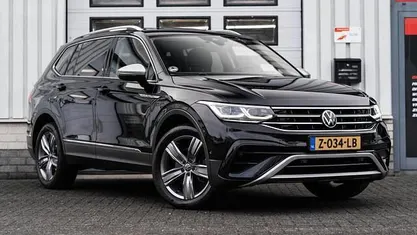 Zwart Gebruikt 2021 VW Tiguan Allspace Highline SUV | € 37.950 (Eerlijke prijs)