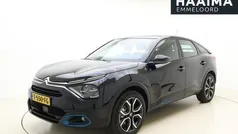 Zwart, metallic lak Gebruikt 2023 Citroën e-C4 Feel SUV | € 19.750 (Eerlijke prijs)